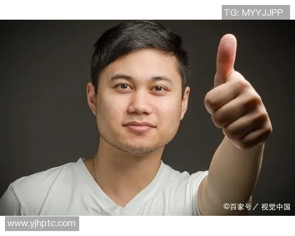 方硕的成长之路：从青涩新秀到篮球场上的闪耀明星